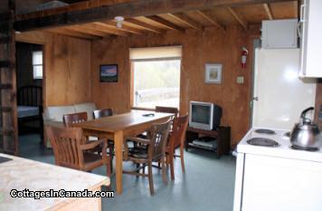 Quiet lake side cottage, boating, fishing, horseback riding ...