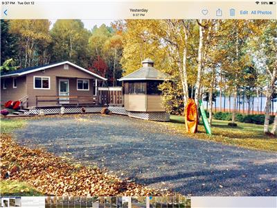 BRUDENELL ON THE RIVER COTTAGE- SP $1395 Sep 10-18 Golf,Kayaks,Gazebo,Fire Pit, Super Clean,