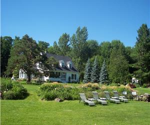 Glen Warren, Shanty Bay, Lake Simcoe, Luxury Cottage close to Toronto