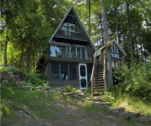 The Lakeside Chalet
