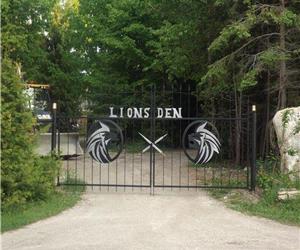 LIONS DEN! QUIET ELEGANCE WITH COMPLETE PRIVACY! COME CELEBRATE CANADA DAY!! CLOSE THE GATES ENJOY!