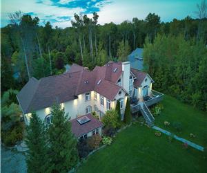 Luxury 6 Bedroom Lake Retreat Cottage Rentals in Wasaga Beach, Ontario - STRTT-2022-118
