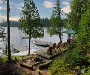 Moosewood Point- Crystal Clear Water, 2.8hrs to Toronto, Nature, Pool Table, Private, 6 ADULTS MAX.