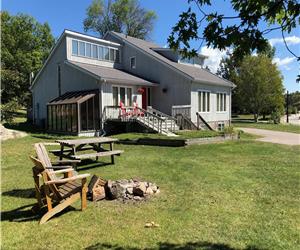 Victoria Family Cottage - Delawana Resort