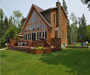 Shadow Lake- Wards Landing -  Executive Cottage with flat yard and sand beach