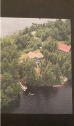 Redstone Lakes, Haliburton, 3 bedroom roomy cottage, 270' waterfront and toys