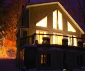 Villa Lachute, close to Hawkesbury, Montreal and Ottawa. Waterfront cottage offers Sauna and Hottub