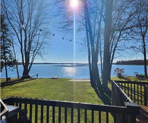 Shoreview Cottage Waterfront Lakehouse on Lake Couchiching