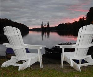 Lorimer Lake Resort Cottage Rental - Cabin The Cove at the beach