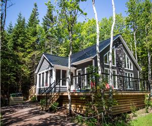 Abby Villa 2 in Seaview invites to rest along the North Shore beaches in our spacious vacation home