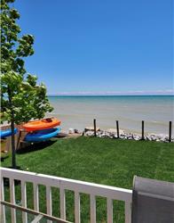 "Escape to Your Dream Lakefront Cottage Today and Enjoy the Ultimate Relaxation!"