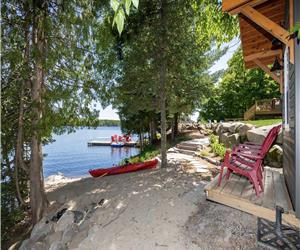 CEDAR BAY COTTAGE:  **HOT TUB, SAUNA AND GAMES ROOM**