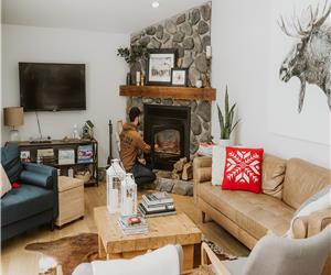 RED FOX LAKEHOUSE - Modern + Rustic on Beautiful Haliburton Lake