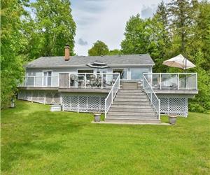 4 Season Family Cottage In Muskoka