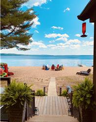 Sandy Pines Beachfront - Weed/Rock-free Private Beach.Sleeps 10, Outdoor Kitchen, + ALL Water Toys