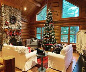 The Gordon's River Cabin-Custom Log Home