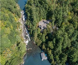 Rosseau on the Falls