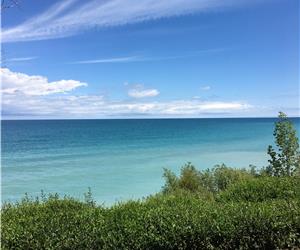 LAKESHORE BEACH HOUSE ON LAKE HURON