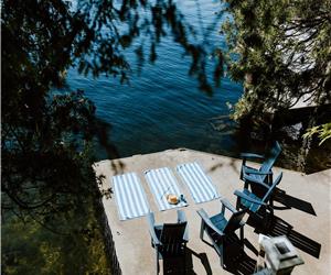 The Dance Hall - Waterfront Cottage on Charleston Lake