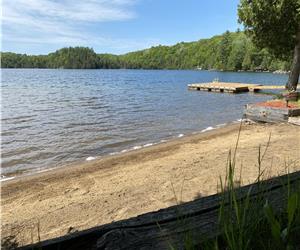 Dreamy Family Oasis ~ Lake Access ~ Games ~Skiing~Snowmobiling~Winter  and Summer Activities