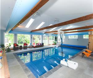 Indoor Pool Luxury Retreat | private resort in Ottawa (indoor pool, sauna, games and more)