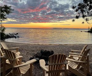 Sandy Shores Lake House - 4 Season Northern Escape!