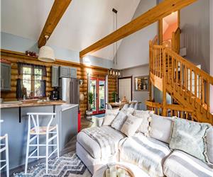 Cozy Cabin Inn avec bain  remous priv, foyer, BBQ