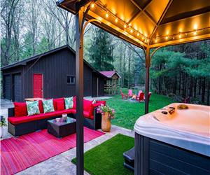 Cozy Cabin Inn avec bain  remous priv, foyer, BBQ