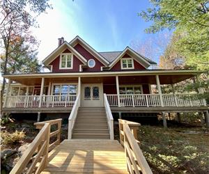 LAKE MUSKOKA ISLAND COTTAGE - Gravenhurst, ON