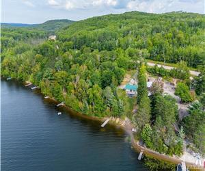 Beau chalet confortable de 3 chambres sur le lac