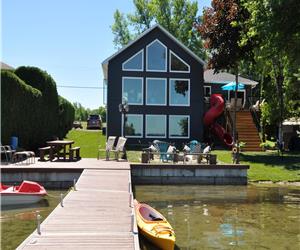 Meloche Family Fun Cottage - Lake Couchiching, Orillia, 1.5 hours from Toronto
