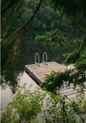 Muskoka waterfront cottage-2 floors,2 bath,2 kitchens,sleeps 8-10!Newly renovated, premium finishes
