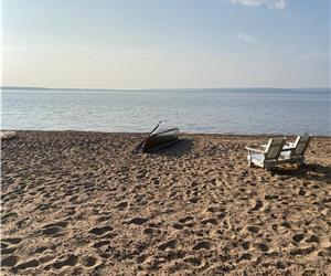 Getaway on the Beautiful Sandy Shores of Round Lake (now accepting bookings for Spring to Fall 2025)