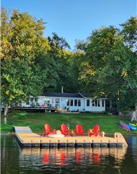 4 Bedroom Cottage on the shores of Ruth Lake