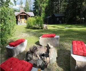 Dick-Meadows Cottage