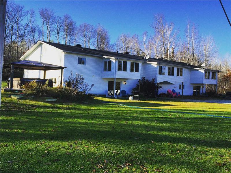 The Cayamant Lake conos Cayamant Cottage Rental PL10001