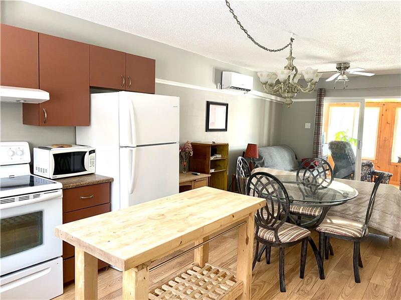 The Cayamant Lake conos Cayamant Cottage Rental PL10001