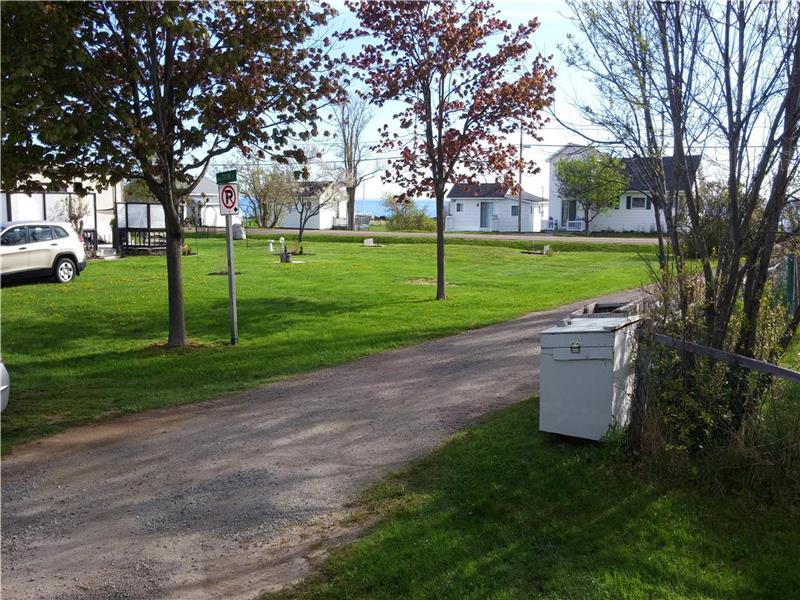 Lazy Dayzy in Caissie Cape a GrandeDigue Cottage Rental GL10034