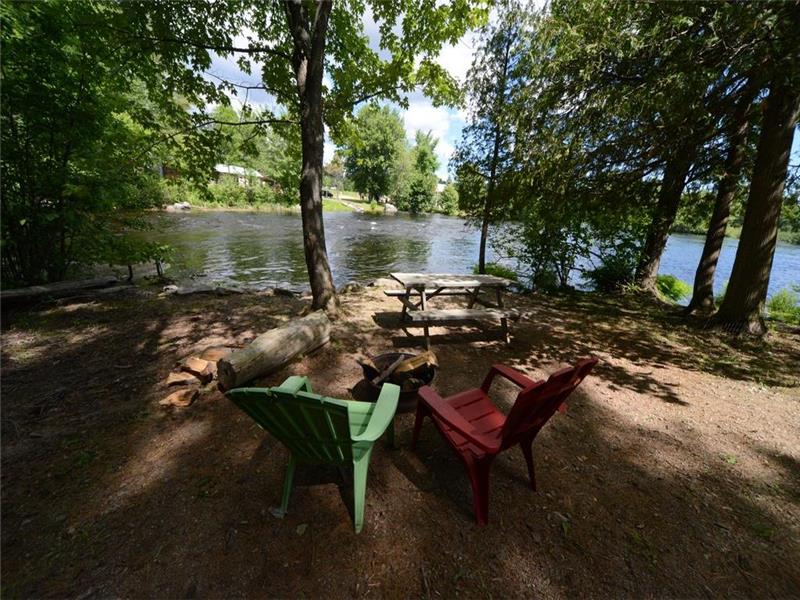 Log Cabins and Cottages at Covered Killaloe Cottage Rental PL10210