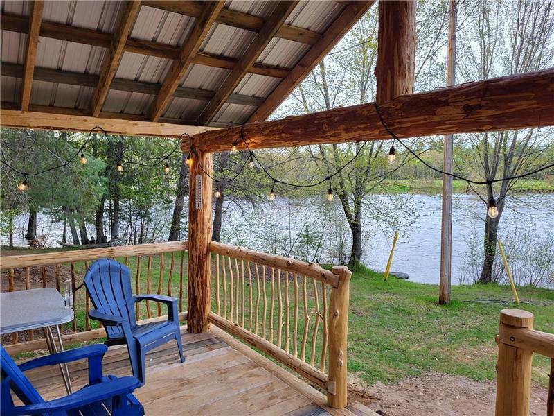 Log Cabins and Cottages at Covered Killaloe Cottage Rental PL10210