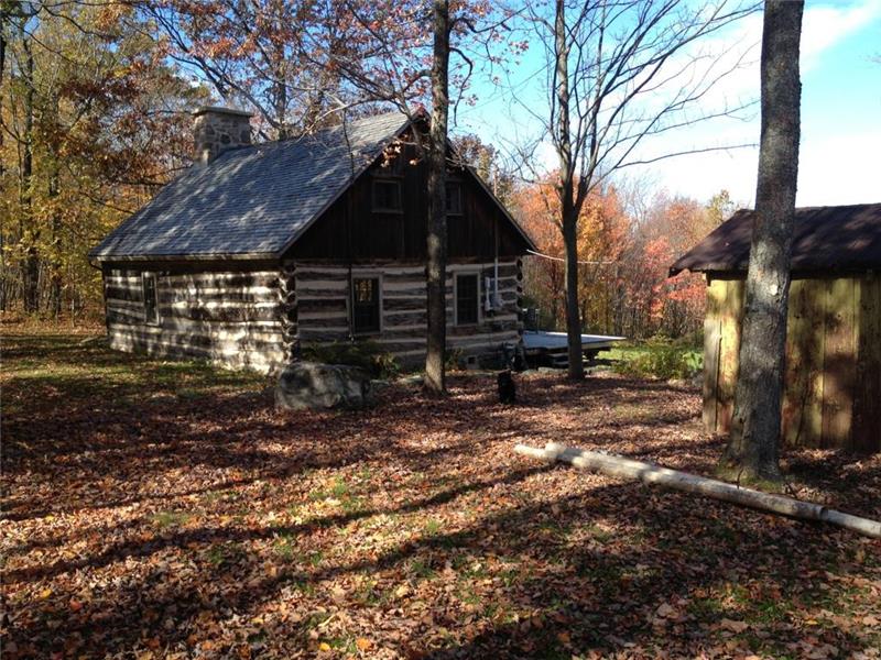 Covey Hill Log Cabin Hemmingford Cottage Rental GL10211