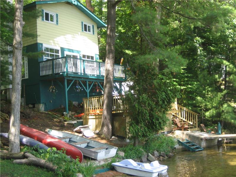 Derbyshire Cottage Charleston Lake Cottage Rental GL10282 CottagesInCanada