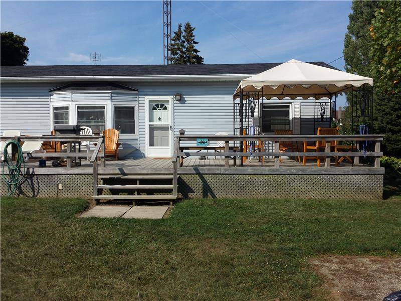 Greg's Getaway Erieau Cottage Rental GL10371 CottagesInCanada