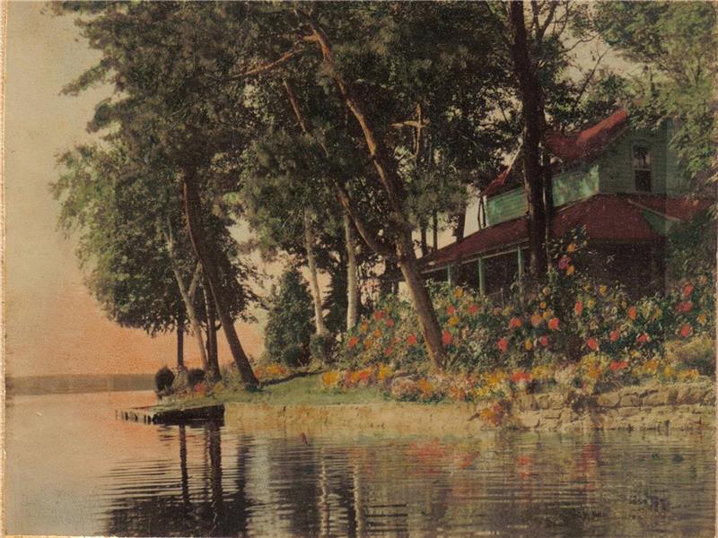 Fancy Free Island Smiths Falls Cottage Rental PL10404