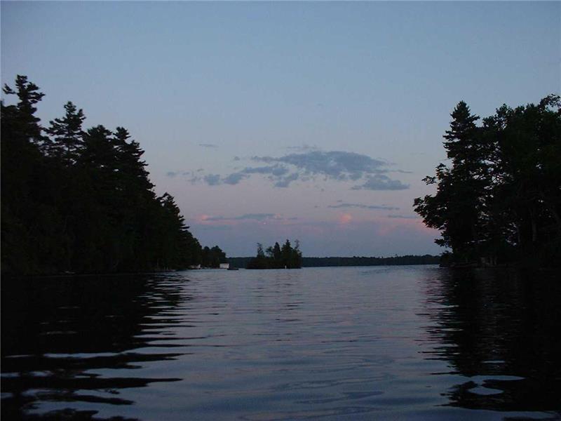 Fancy Free Island Smiths Falls Cottage Rental PL10404