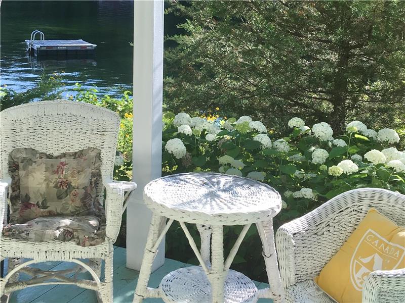 Fancy Free Island Smiths Falls Cottage Rental PL10404