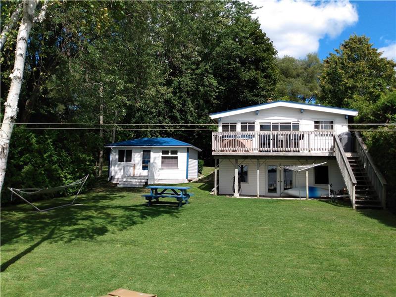 Fenelon Retreat (Cameron Lake Fenelon Falls Cottage Rental DI