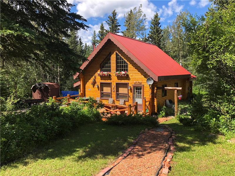 Gingerbread Cabin Jasper Cottage Rental GL10465 CottagesInCanada