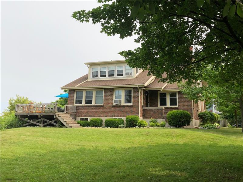 Goderich View (hot tub, firepit, Goderich Cottage Rental DI10474 CottagesInCanada