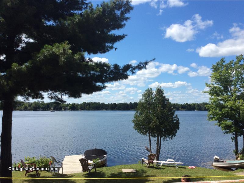 Bass Lake Lombardy Ontario Smiths Falls Cottage Rental DI10494